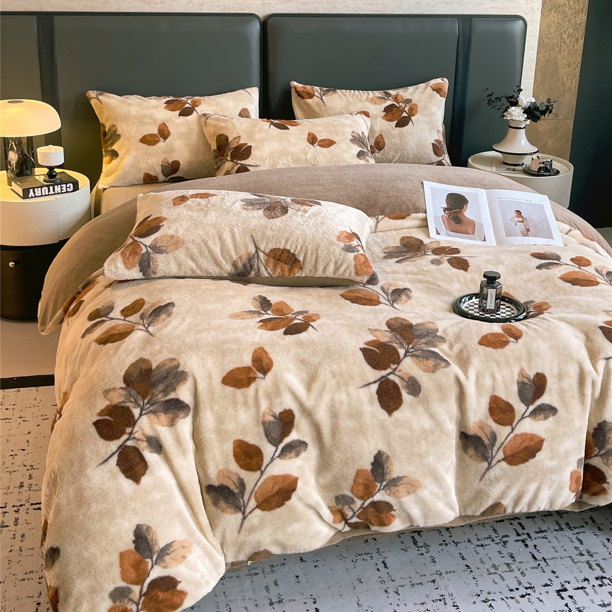 91家纺网 家纺一手货源 找家纺 佰亿莱 2026新款印花兔毛绒双面锁温暖绒四件套 云杉-咖