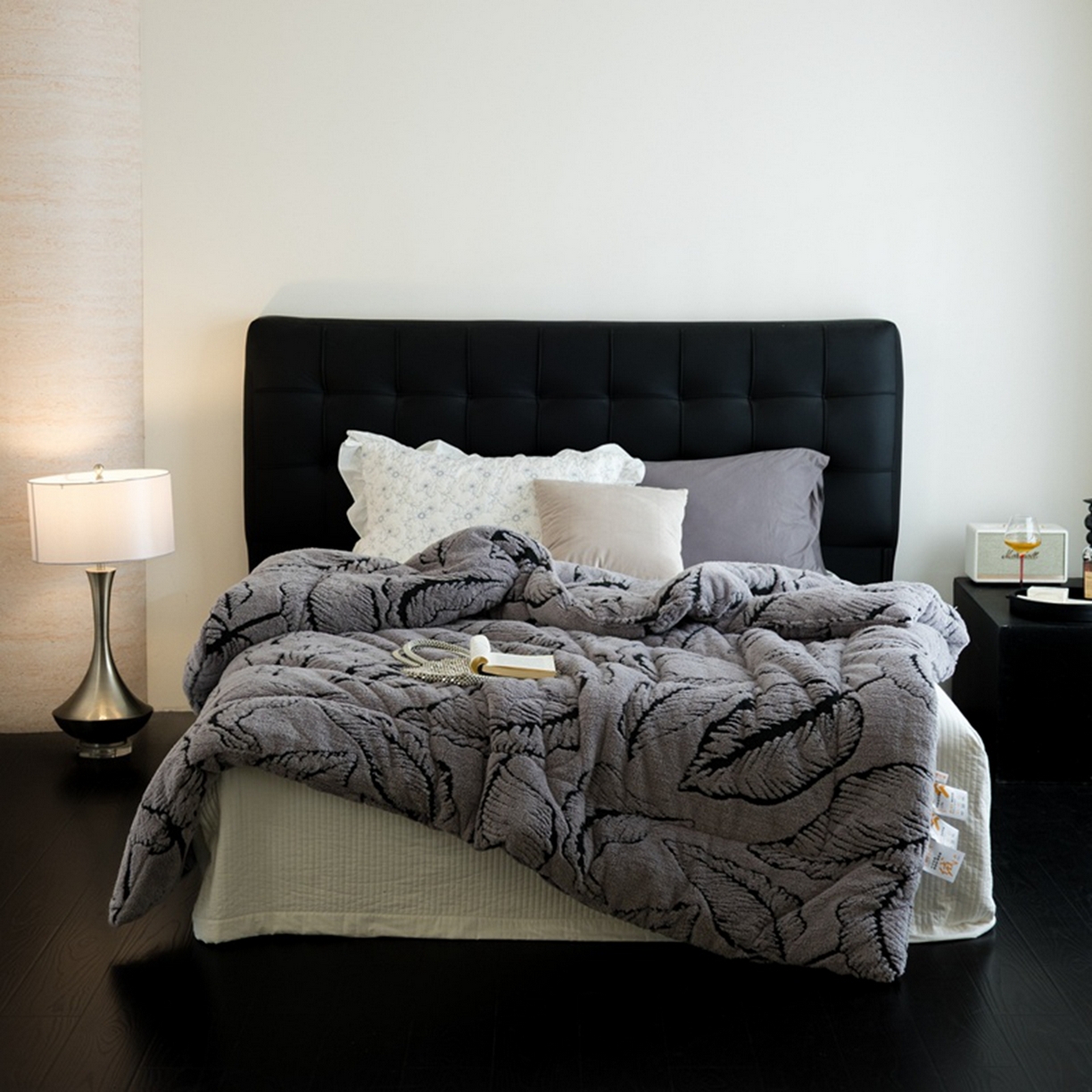 91家纺网 家纺一手货源 找家纺 申龙家纺 2025新款塔芙绒阳离子冬被 繁叶-灰