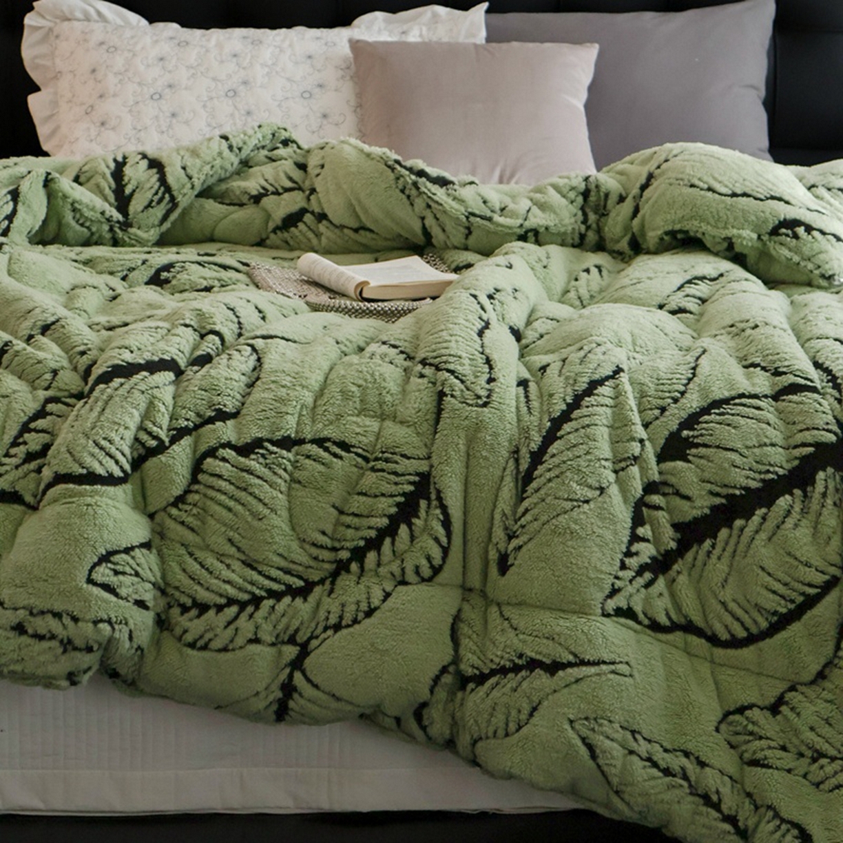 91家纺网 家纺一手货源 找家纺 申龙家纺 2025新款塔芙绒阳离子冬被 繁叶-绿