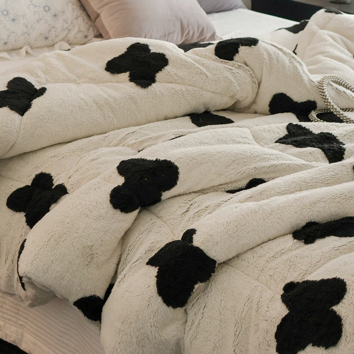 91家纺网 家纺一手货源 找家纺 申龙家纺 2025新款塔芙绒阳离子冬被 蝴蝶