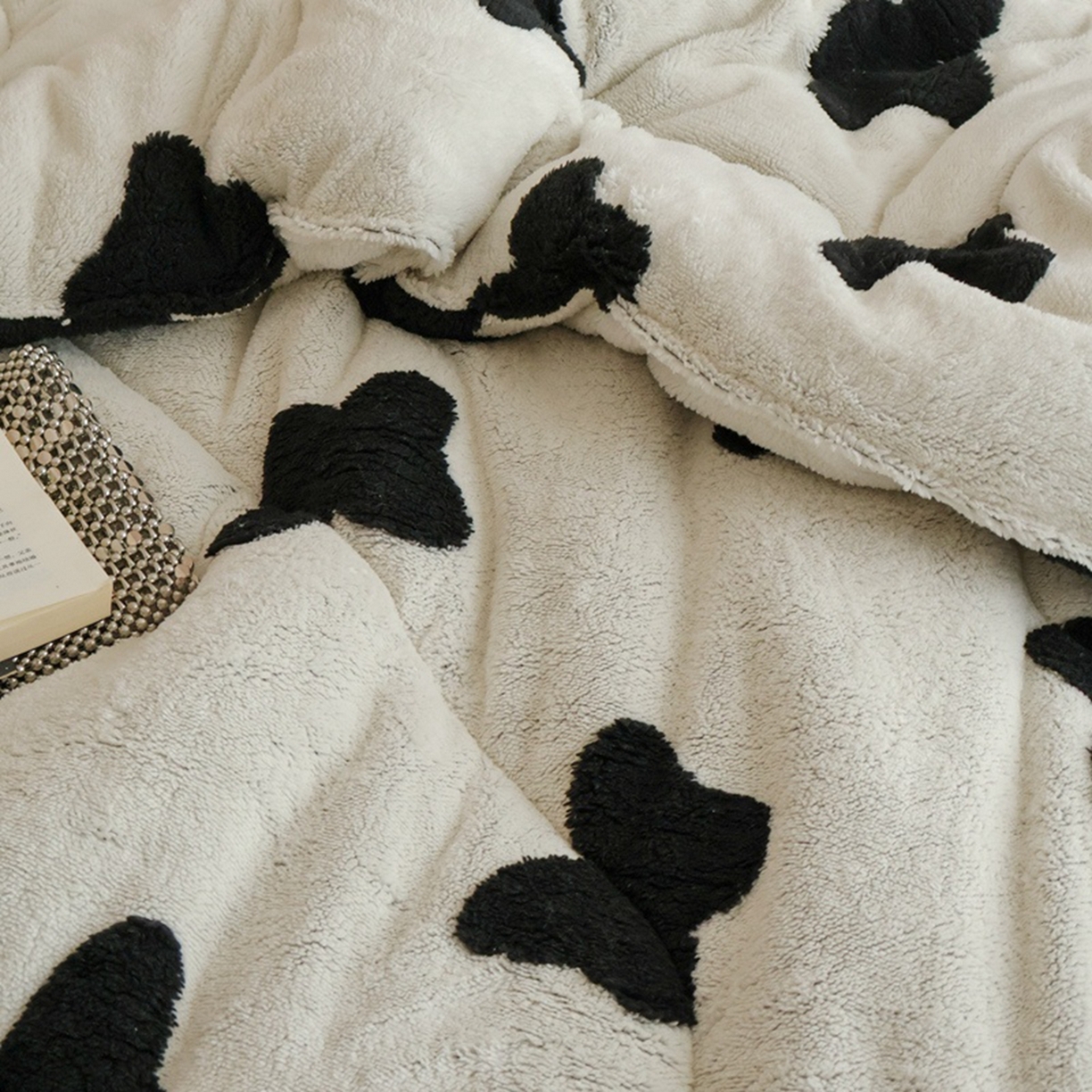 91家纺网 家纺一手货源 找家纺 申龙家纺 2025新款塔芙绒阳离子冬被 蝴蝶