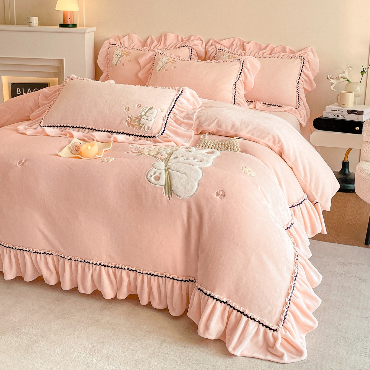 91家纺网 家纺一手货源 找家纺 （总）民新家纺 2025新款牛奶绒毛巾绣贴布绣花四件套