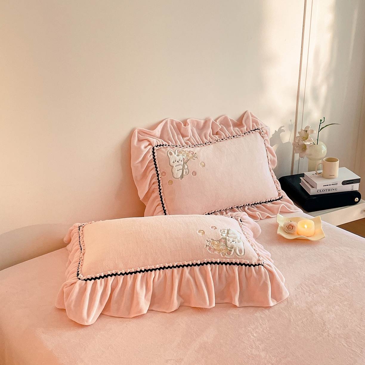 91家纺网 家纺一手货源 找家纺 （总）民新家纺 2025新款牛奶绒毛巾绣贴布绣花四件套