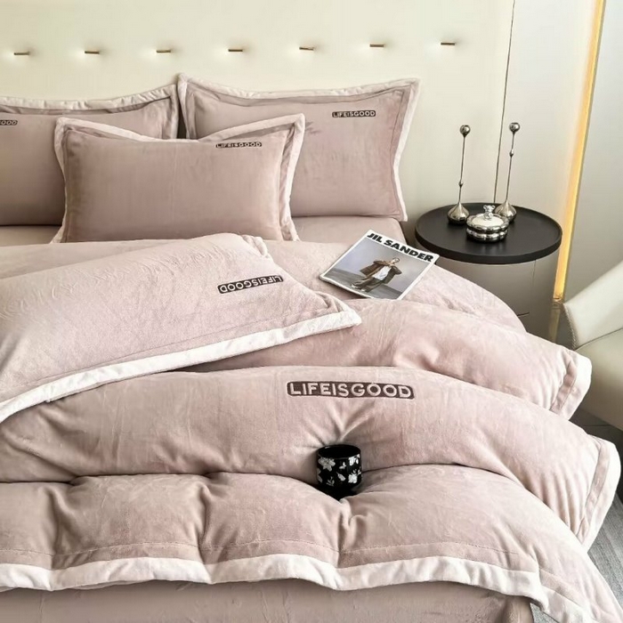 91家纺网 家纺一手货源 找家纺 （总）淳绵家居 2025新款高克重保暖全消光牛奶绒小丛绒四件套-潮派