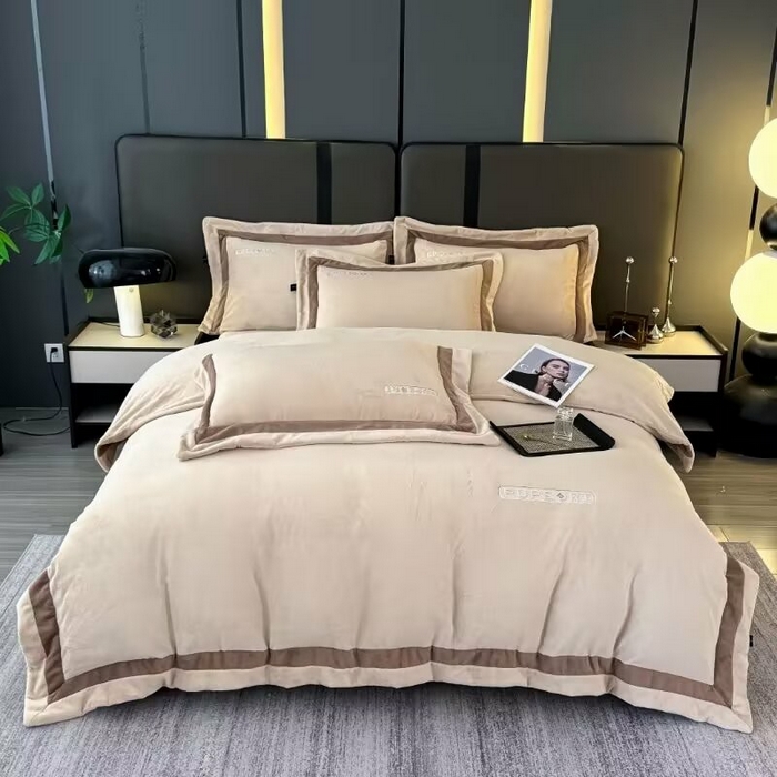 91家纺网 家纺一手货源 找家纺 （总）淳绵家居 2025新款高克重超厚云芙绒轻奢拼色工艺款四件套