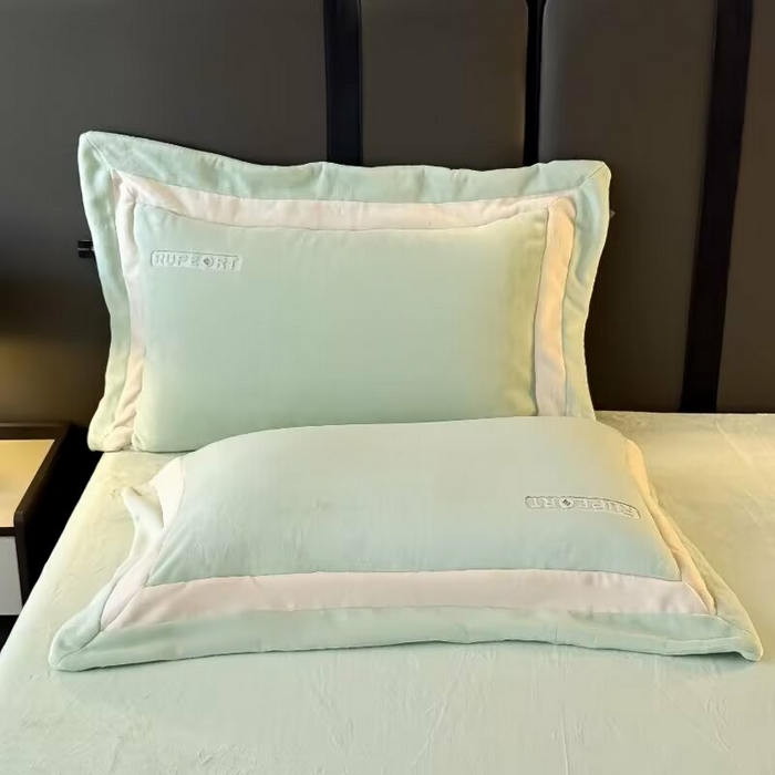 91家纺网 家纺一手货源 找家纺 淳绵家居 2025新款高克重超厚云芙绒轻奢拼色工艺款四件套 云芙绒果绿