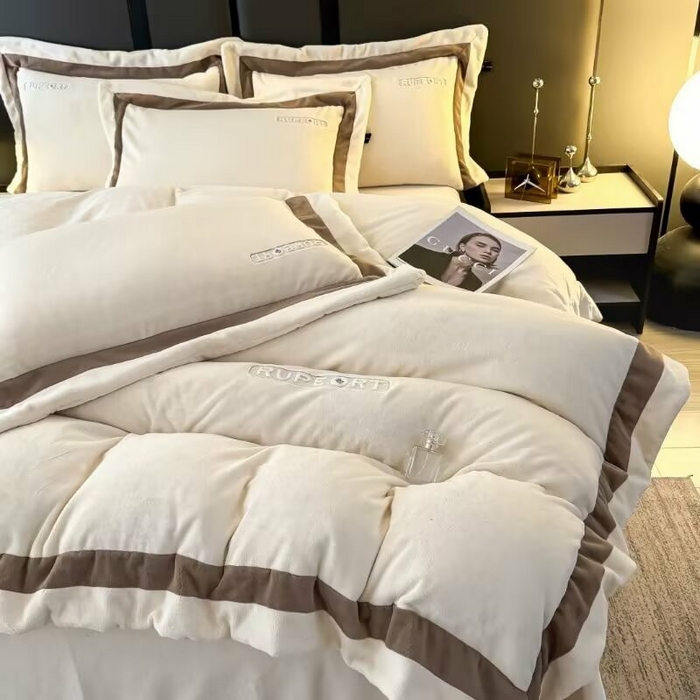 91家纺网 家纺一手货源 找家纺 淳绵家居 2025新款高克重超厚云芙绒轻奢拼色工艺款四件套 云芙绒-米色