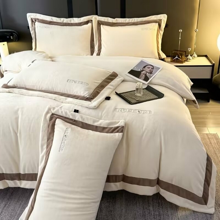 91家纺网 家纺一手货源 找家纺 淳绵家居 2025新款高克重超厚云芙绒轻奢拼色工艺款四件套 云芙绒-米色