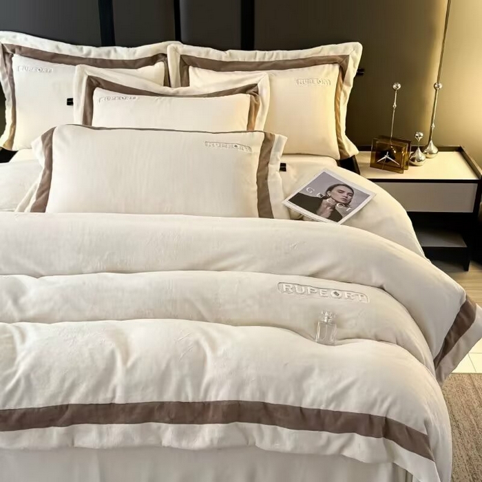 91家纺网 家纺一手货源 找家纺 淳绵家居 2025新款高克重超厚云芙绒轻奢拼色工艺款四件套 云芙绒-米色