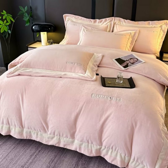 91家纺网 家纺一手货源 找家纺 淳绵家居 2025新款高克重超厚云芙绒轻奢拼色工艺款四件套 云芙绒-玉色