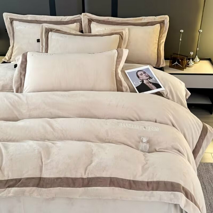 91家纺网 家纺一手货源 找家纺 淳绵家居 2025新款高克重超厚云芙绒轻奢拼色工艺款四件套 云芙绒-卡其