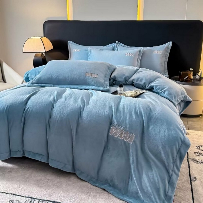 91家纺网 家纺一手货源 找家纺 （总）淳绵家居 2025新款高克重全消光牛奶绒绵羊绒四件套-爱丽丝