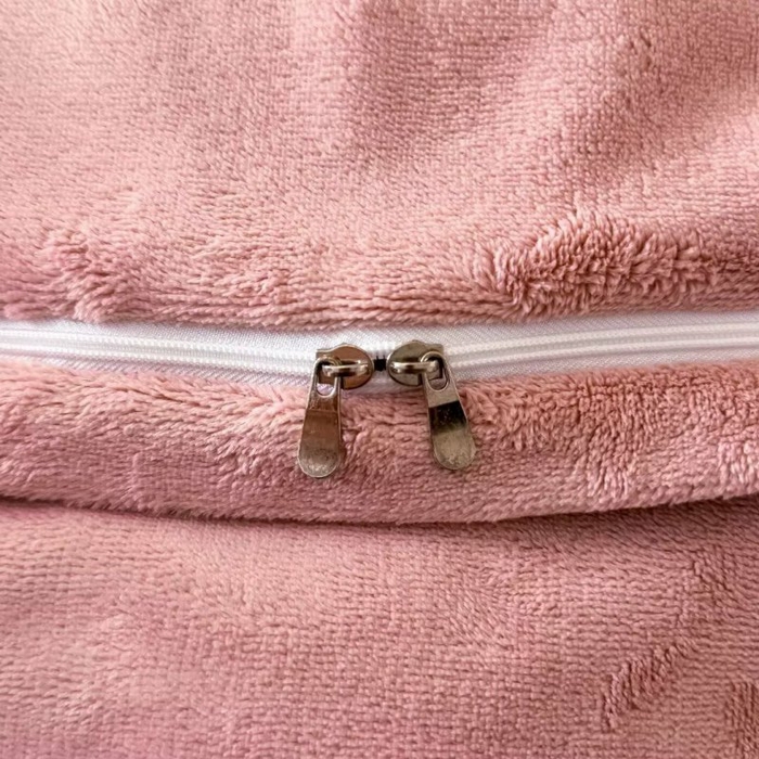 91家纺网 家纺一手货源 找家纺 淳绵家居 2025新款高克重全消光牛奶绒绵羊绒四件套-爱丽丝 爱丽丝-粉色