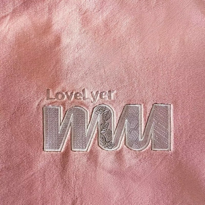 91家纺网 家纺一手货源 找家纺 淳绵家居 2025新款高克重全消光牛奶绒绵羊绒四件套-爱丽丝 爱丽丝-粉色