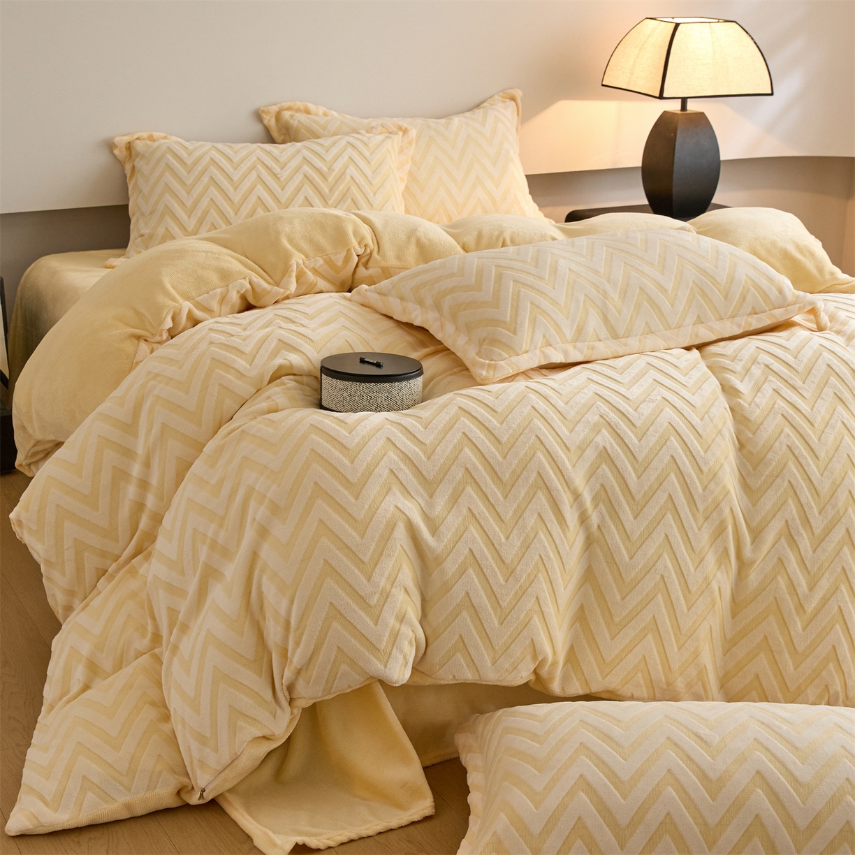 91家纺网 家纺一手货源 找家纺 （总）源舍家纺2024新款牛奶绒夹棉床垫床褥