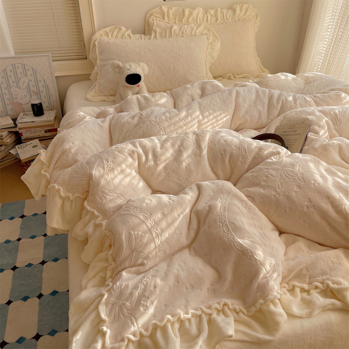 91家纺网 家纺一手货源 找家纺 丽涵家纺 2025新款雕花牛奶绒公主风花边四件套郁香漫境 郁香漫境-白