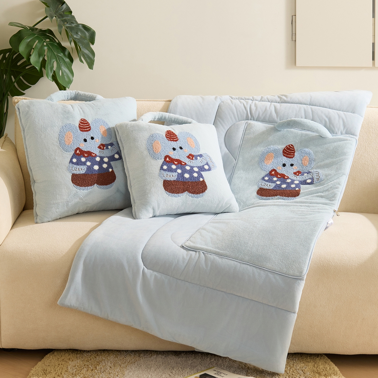 91家纺网 家纺一手货源 找家纺 （总）多米家居 2025新款可爱卡通双荣毛巾绣抱枕被