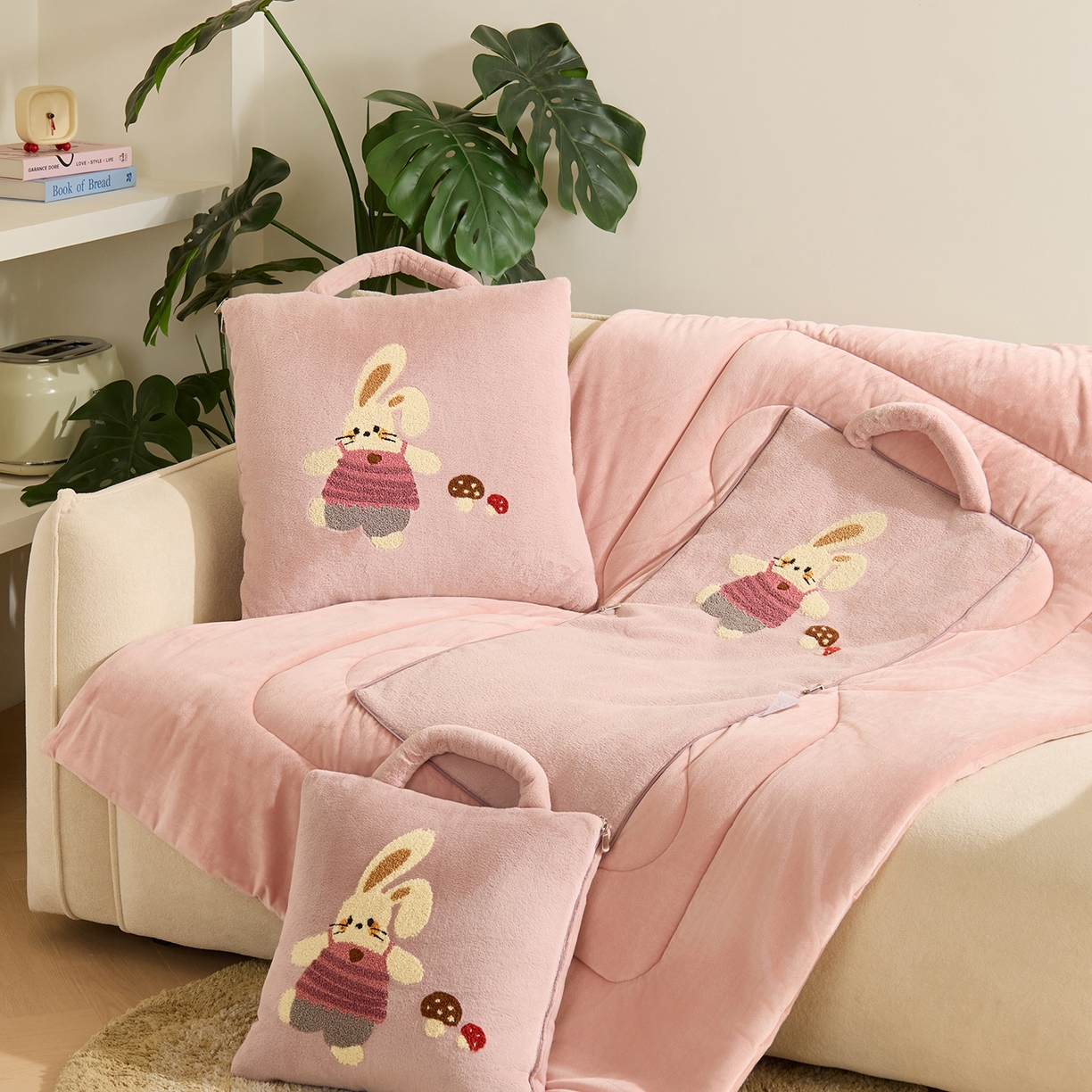 91家纺网 家纺一手货源 找家纺 （总）多米家居 2025新款可爱卡通双荣毛巾绣抱枕被