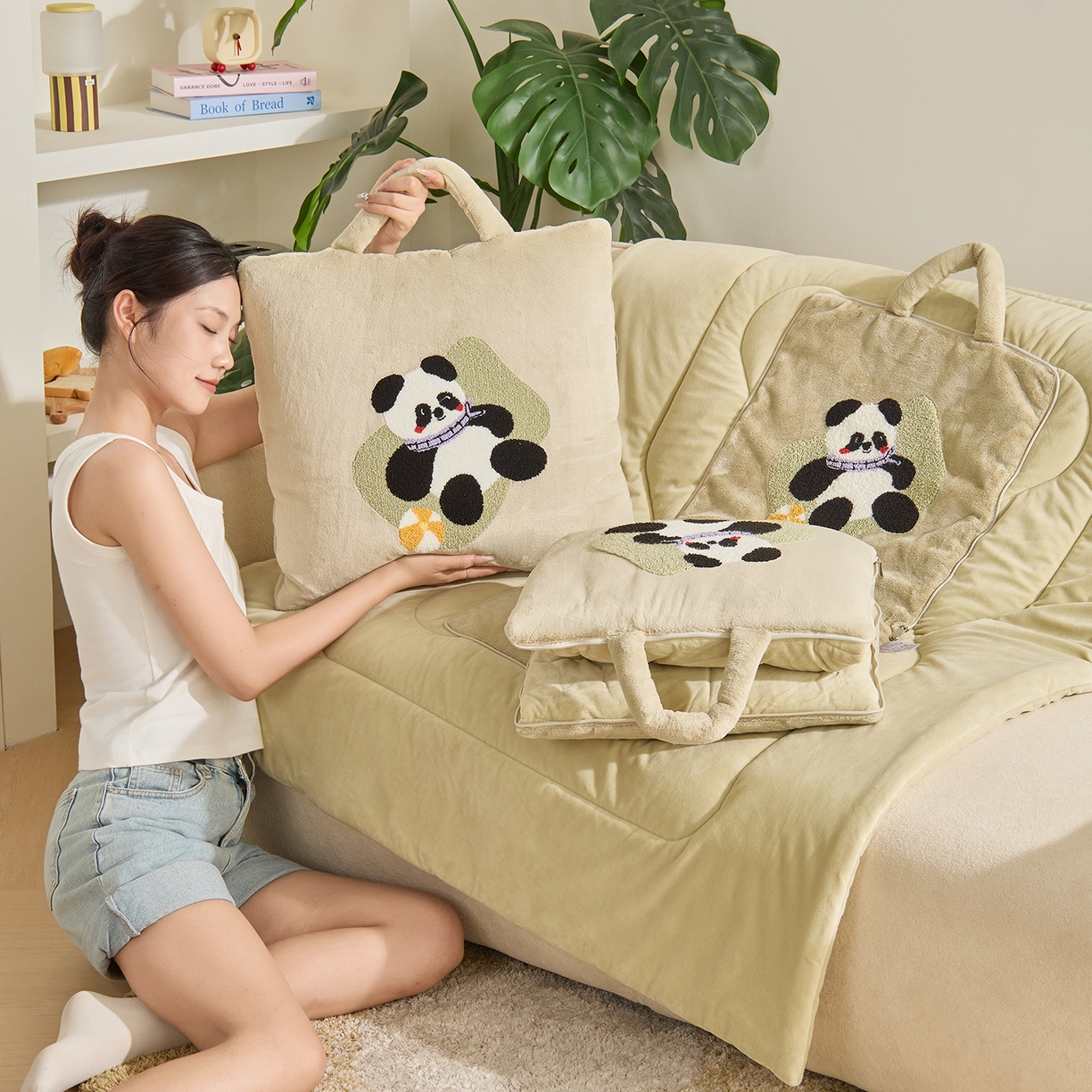 91家纺网 家纺一手货源 找家纺 多米家居 2025新款可爱卡通双荣毛巾绣抱枕被 躺平熊猫 50*50展开145*195