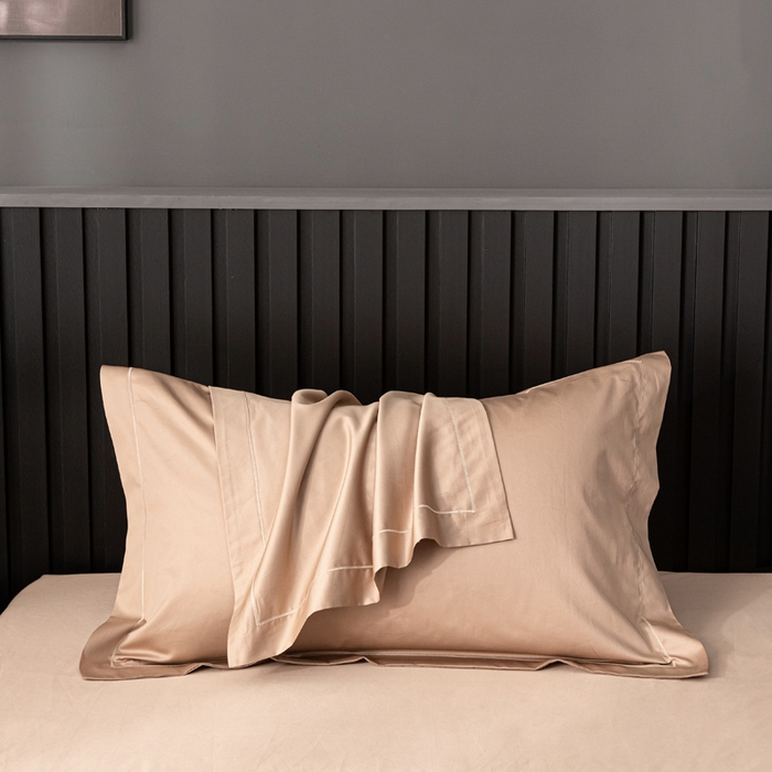 91家纺网 家纺一手货源 找家纺 姝辰 2025新款50双股贡缎（100S）全棉纯棉贡缎纯色纯棉单人成人单枕套 枕套单件 奶咖