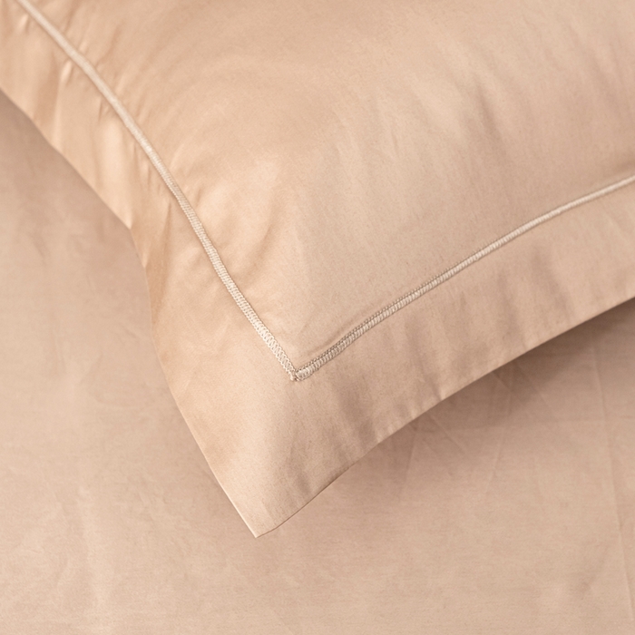 91家纺网 家纺一手货源 找家纺 姝辰 2025新款50双股贡缎（100S）全棉纯棉贡缎纯色纯棉单人成人单枕套 枕套单件 奶咖