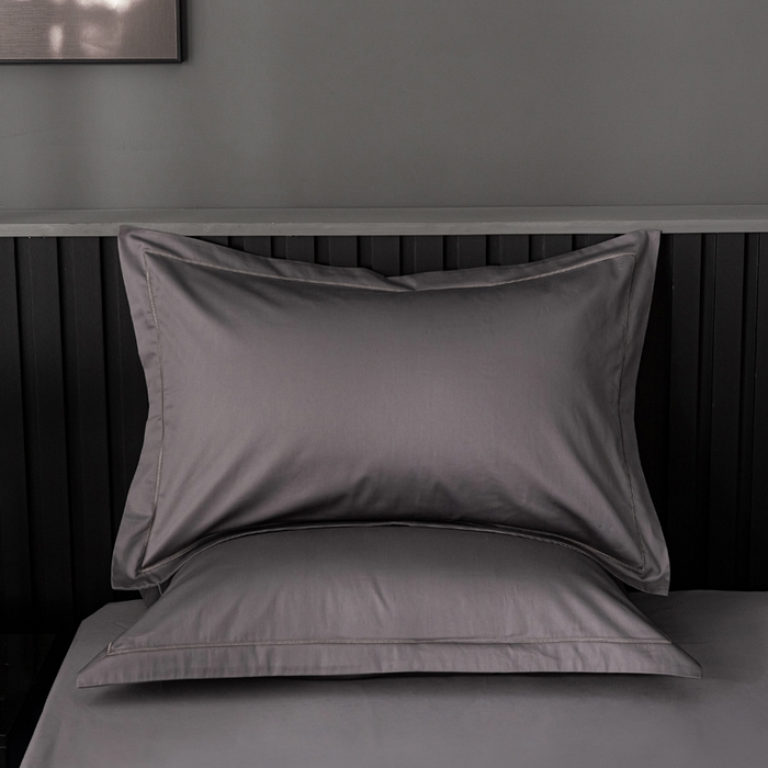 91家纺网 家纺一手货源 找家纺 姝辰 2025新款50双股贡缎（100S）全棉纯棉贡缎纯色纯棉单人成人单枕套 枕套单件 墨灰