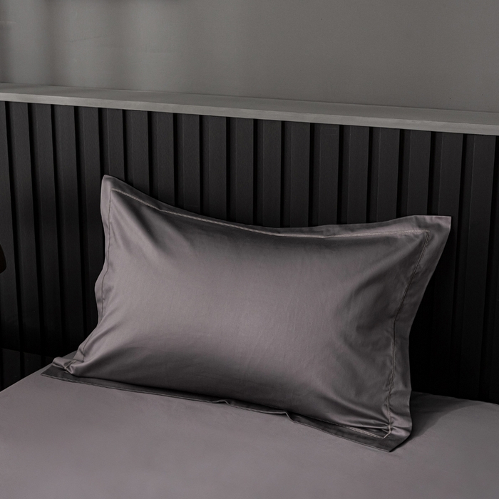 91家纺网 家纺一手货源 找家纺 姝辰 2025新款50双股贡缎（100S）全棉纯棉贡缎纯色纯棉单人成人单枕套 枕套单件 墨灰