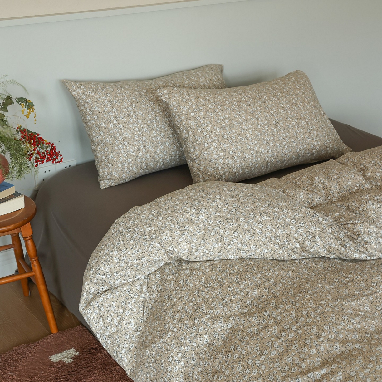 91家纺网 家纺一手货源 找家纺 爱丽丝 2025新款亲肤舒适针织棉四件套系列 水仙花咖