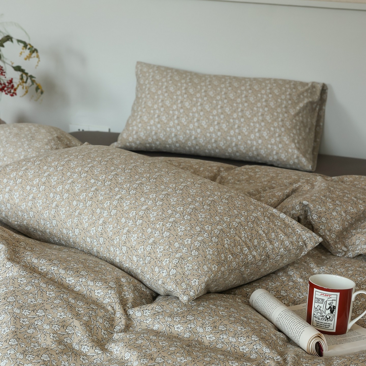 91家纺网 家纺一手货源 找家纺 爱丽丝 2025新款亲肤舒适针织棉四件套系列 水仙花咖