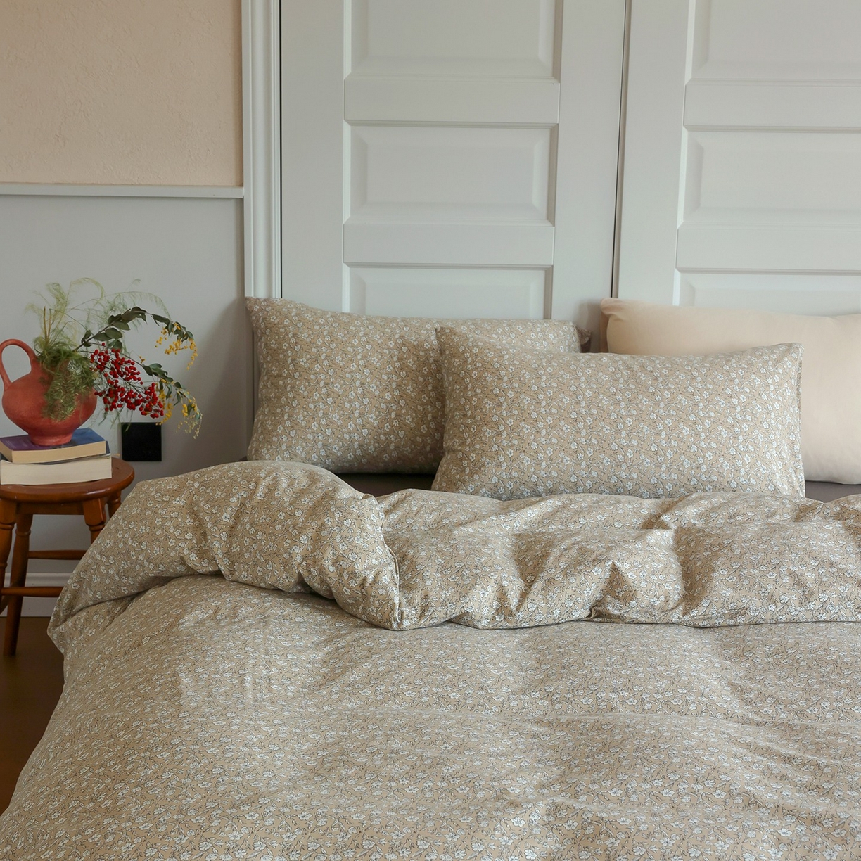 91家纺网 家纺一手货源 找家纺 爱丽丝 2025新款亲肤舒适针织棉四件套系列 水仙花咖