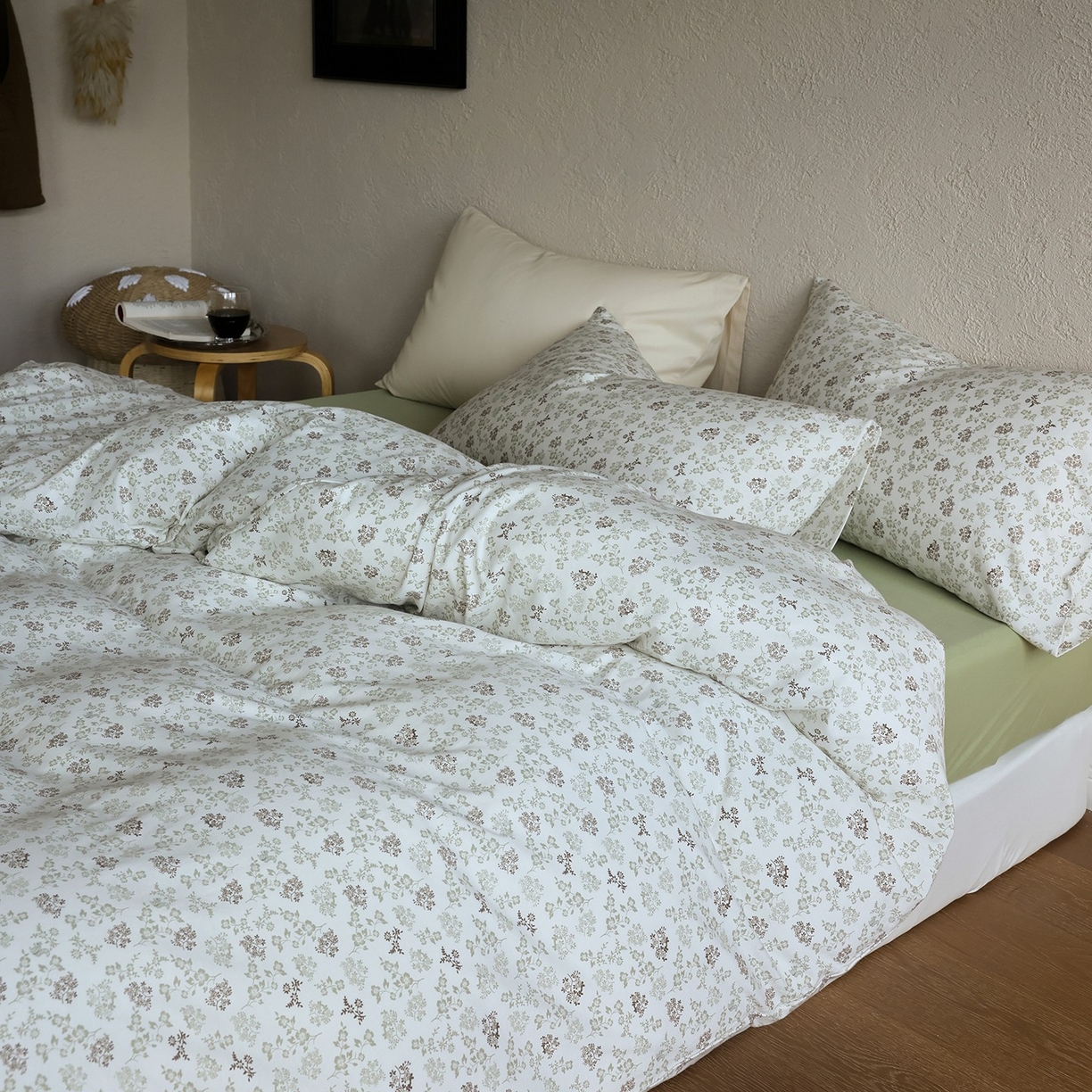 91家纺网 家纺一手货源 找家纺 爱丽丝 2025新款亲肤舒适针织棉四件套系列 桃花朵朵绿