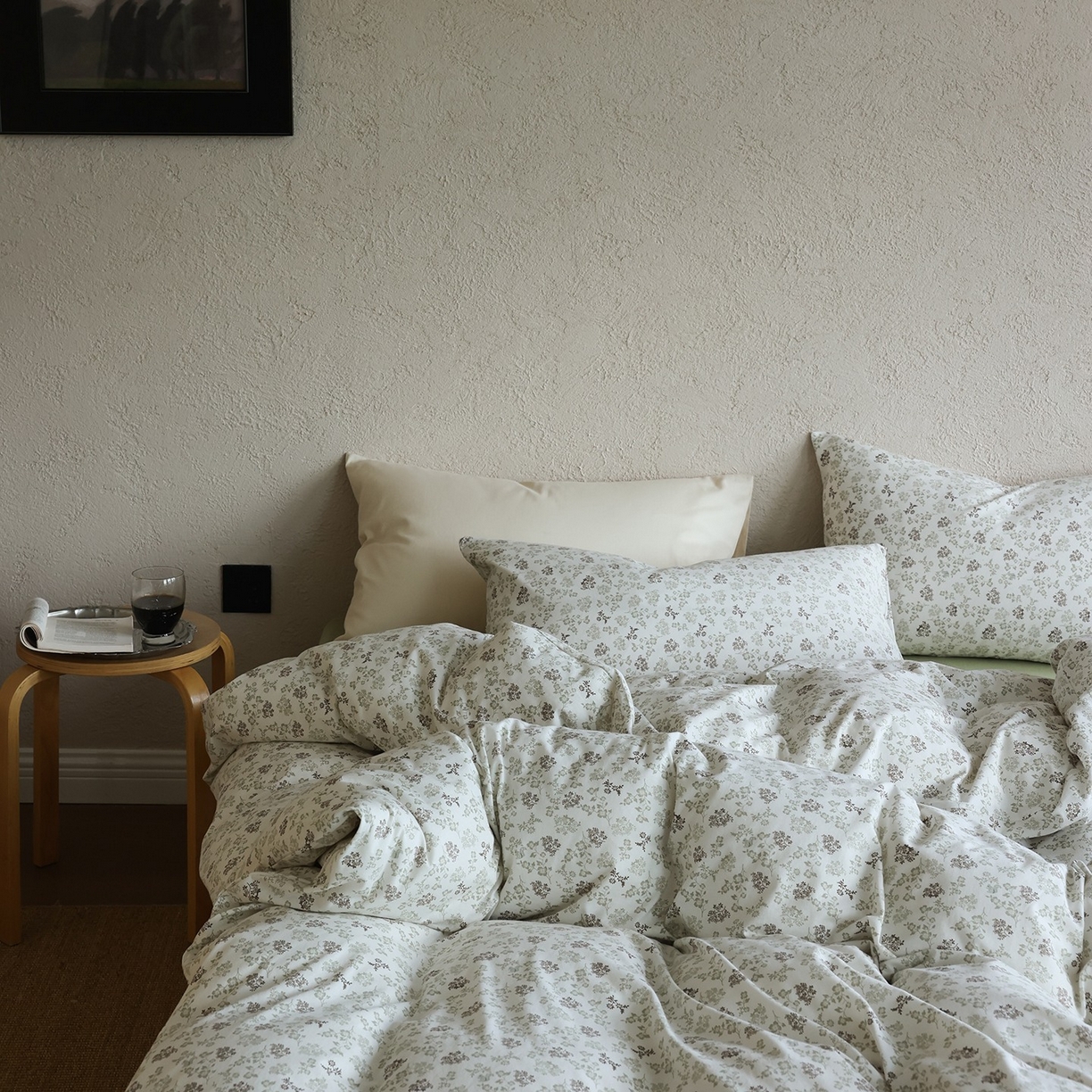 91家纺网 家纺一手货源 找家纺 爱丽丝 2025新款亲肤舒适针织棉四件套系列 桃花朵朵绿