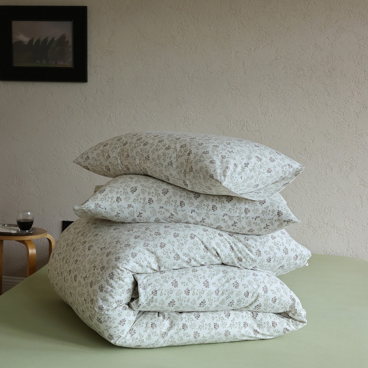 91家纺网 家纺一手货源 找家纺 爱丽丝 2025新款亲肤舒适针织棉四件套系列 桃花朵朵绿