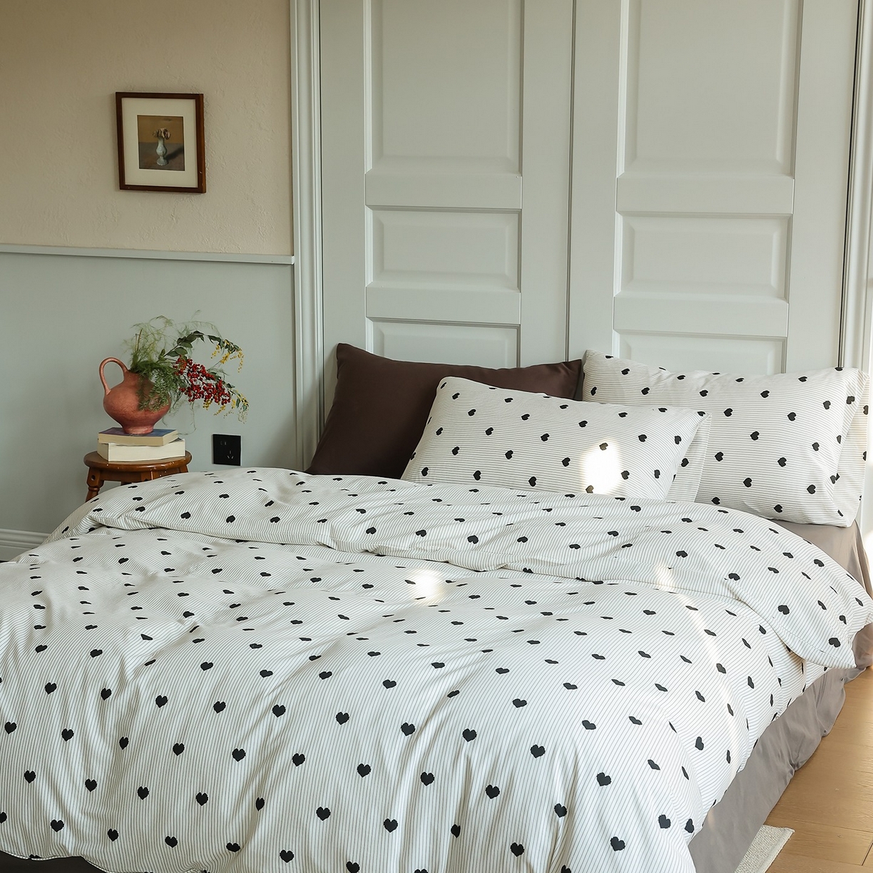 91家纺网 家纺一手货源 找家纺 爱丽丝 2025新款亲肤舒适针织棉四件套系列 条纹爱心黑色