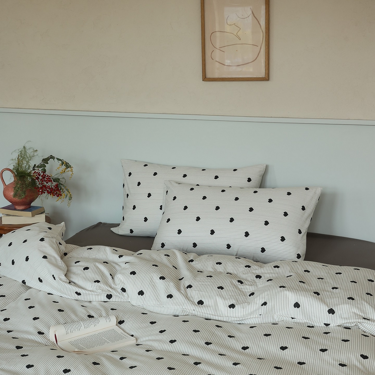 91家纺网 家纺一手货源 找家纺 爱丽丝 2025新款亲肤舒适针织棉四件套系列 条纹爱心黑色