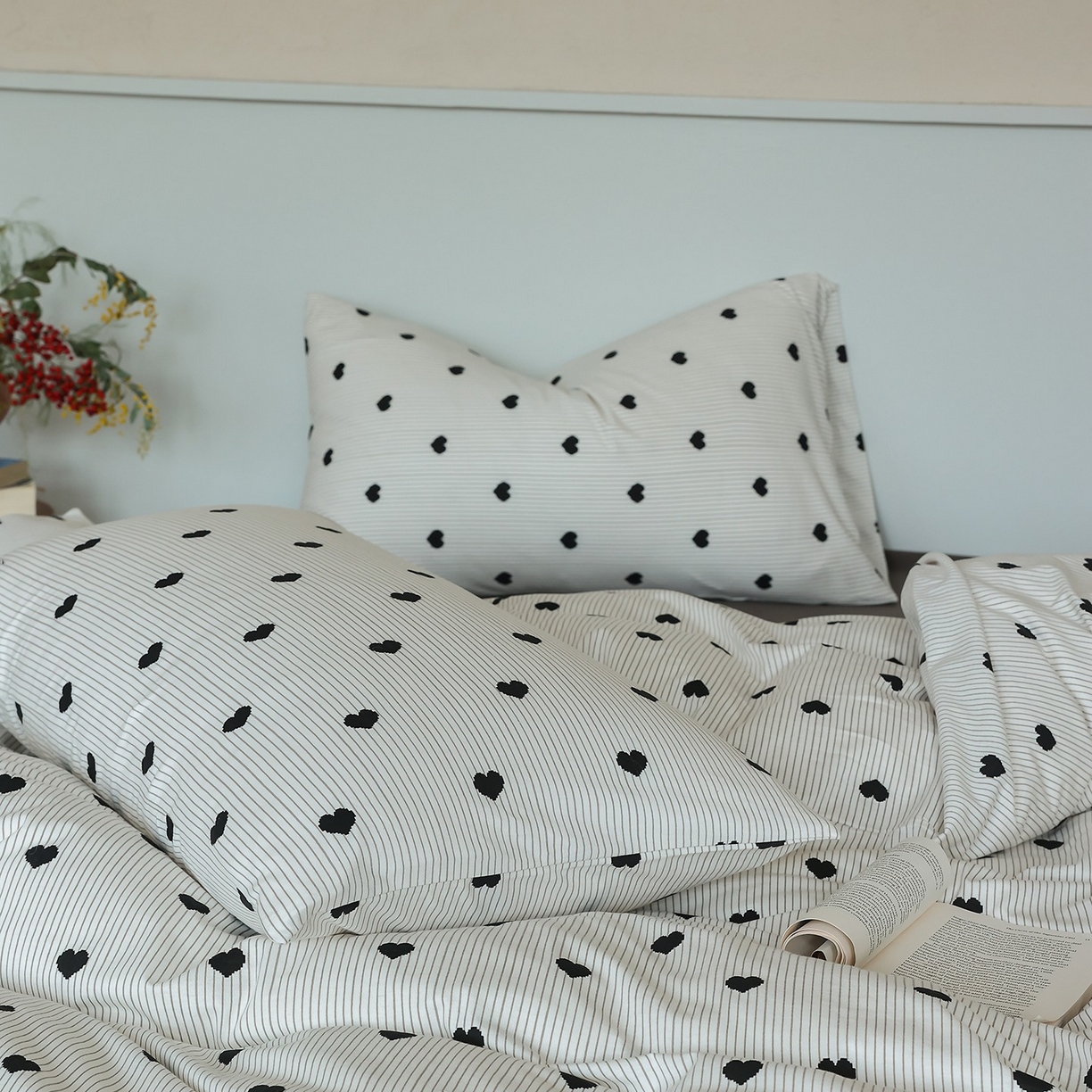 91家纺网 家纺一手货源 找家纺 爱丽丝 2025新款亲肤舒适针织棉四件套系列 条纹爱心黑色