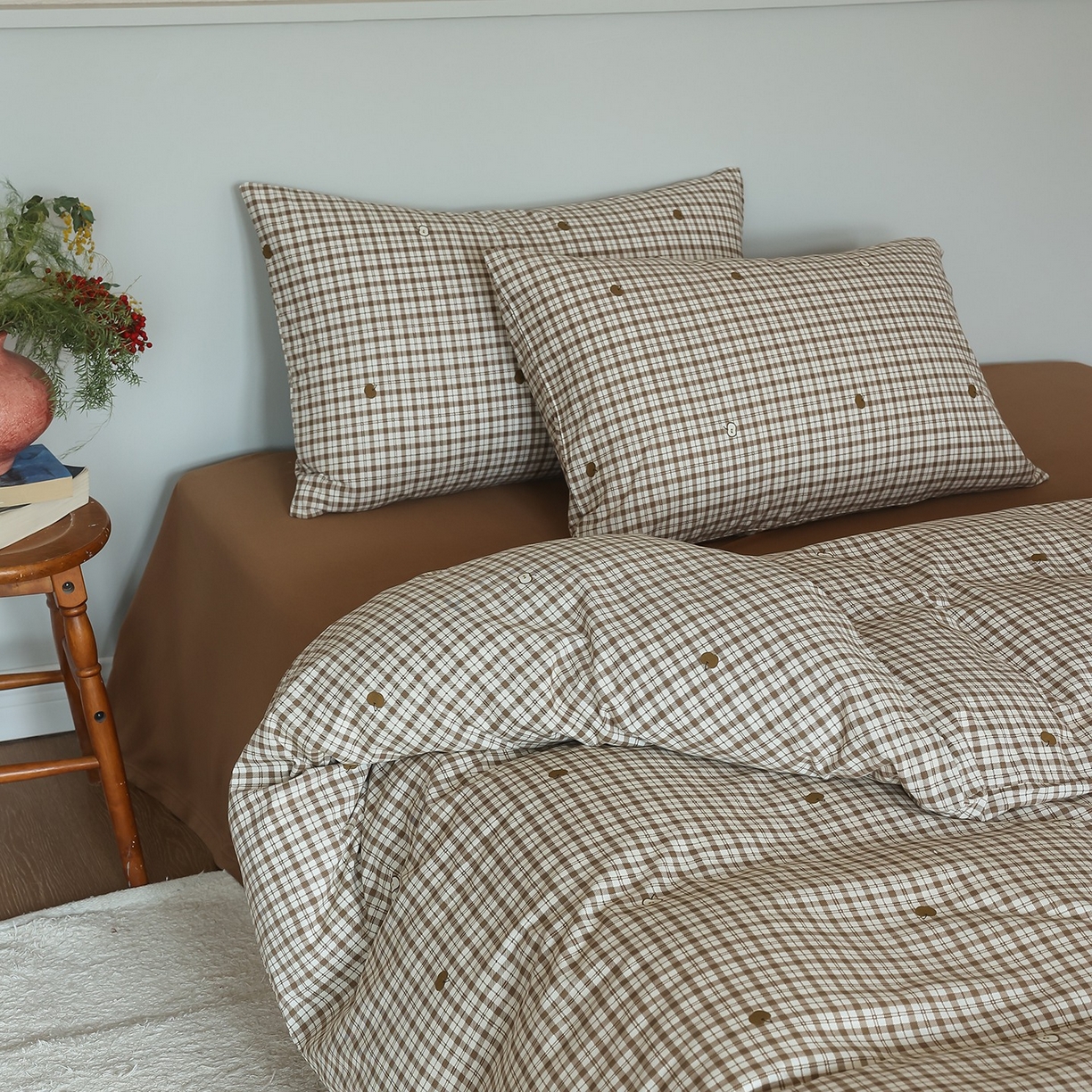 91家纺网 家纺一手货源 找家纺 爱丽丝 2025新款亲肤舒适针织棉四件套系列 条纹苹果咖