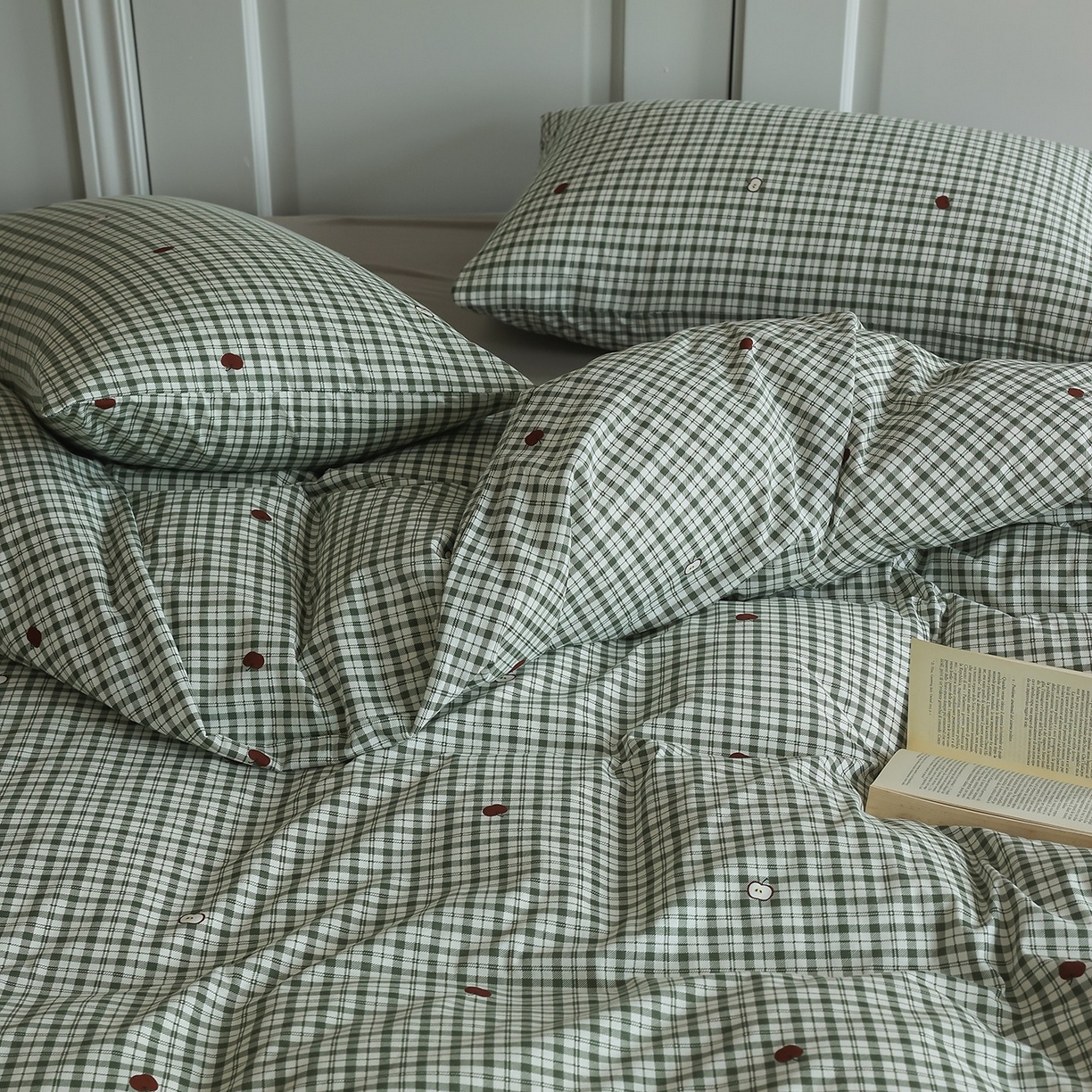 91家纺网 家纺一手货源 找家纺 爱丽丝 2025新款亲肤舒适针织棉四件套系列 条纹苹果绿