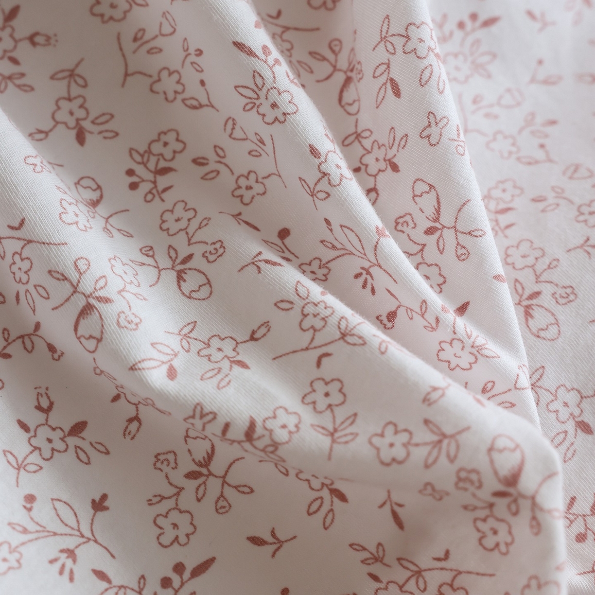 91家纺网 家纺一手货源 找家纺 爱丽丝 2025新款亲肤舒适针织棉四件套系列 小蝴蝶