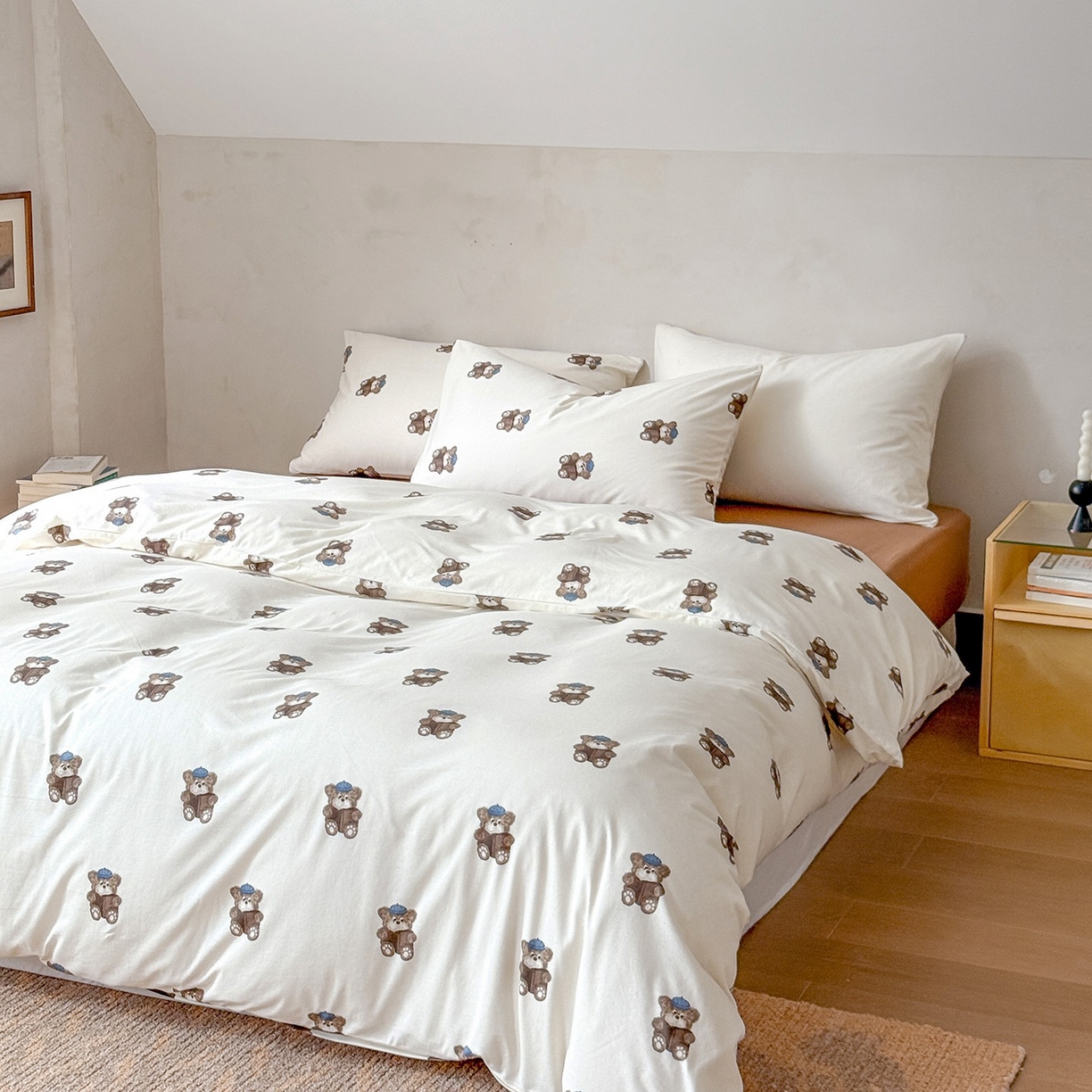 91家纺网 家纺一手货源 找家纺 爱丽丝 2025新款亲肤舒适针织棉四件套系列 小熊假日