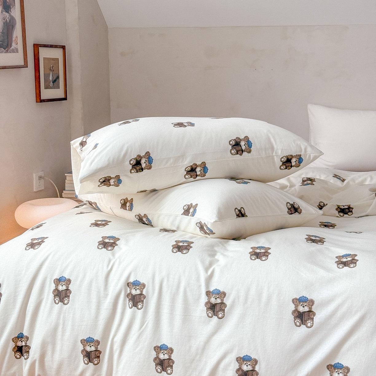 91家纺网 家纺一手货源 找家纺 爱丽丝 2025新款亲肤舒适针织棉四件套系列 小熊假日