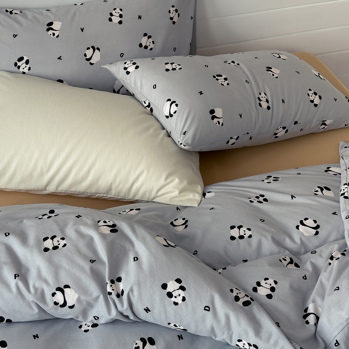 91家纺网 家纺一手货源 找家纺 爱丽丝 2025新款亲肤舒适针织棉四件套系列 小熊毛灰