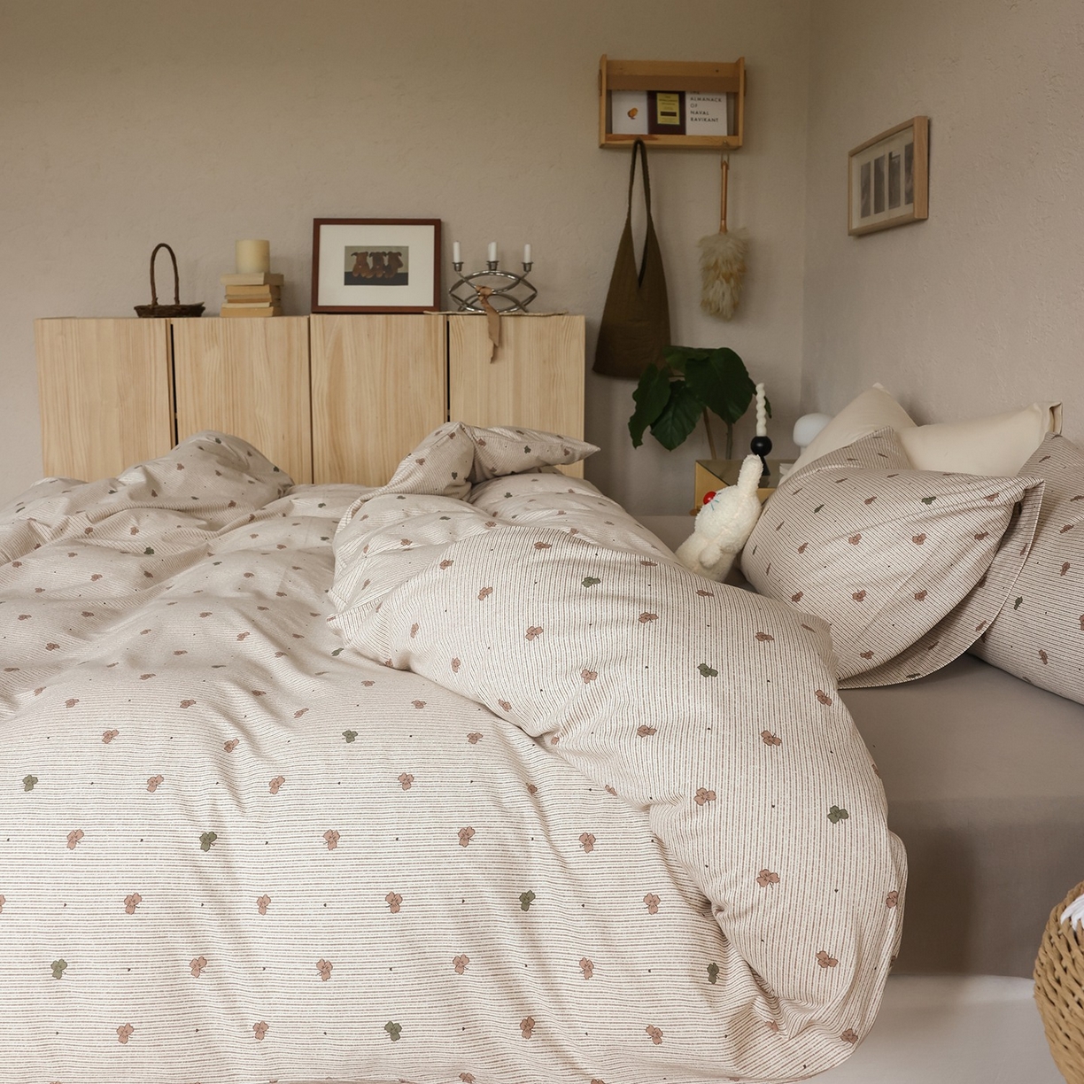 91家纺网 家纺一手货源 找家纺 爱丽丝 2025新款亲肤舒适针织棉四件套系列 幸运叶咖