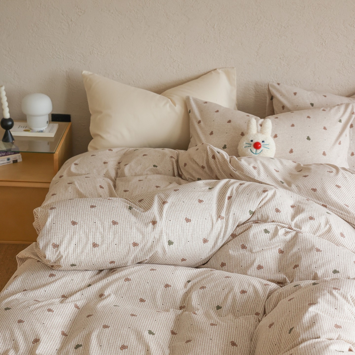 91家纺网 家纺一手货源 找家纺 爱丽丝 2025新款亲肤舒适针织棉四件套系列 幸运叶咖