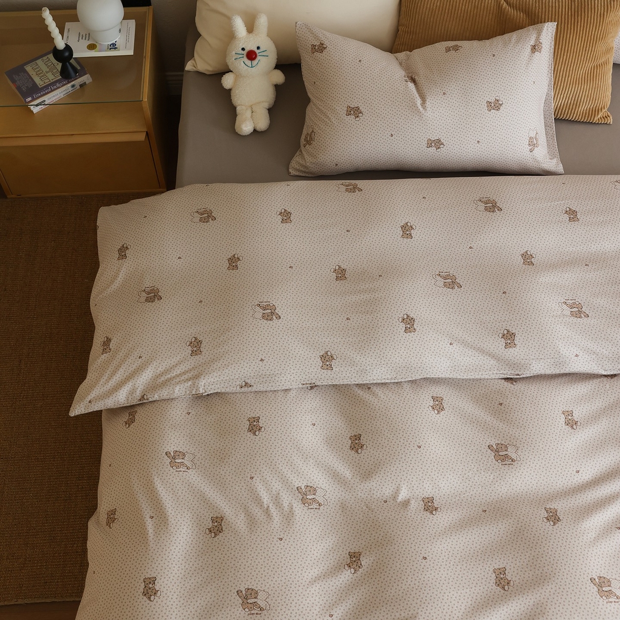 91家纺网 家纺一手货源 找家纺 爱丽丝 2025新款亲肤舒适针织棉四件套系列 熊熊乐园咖