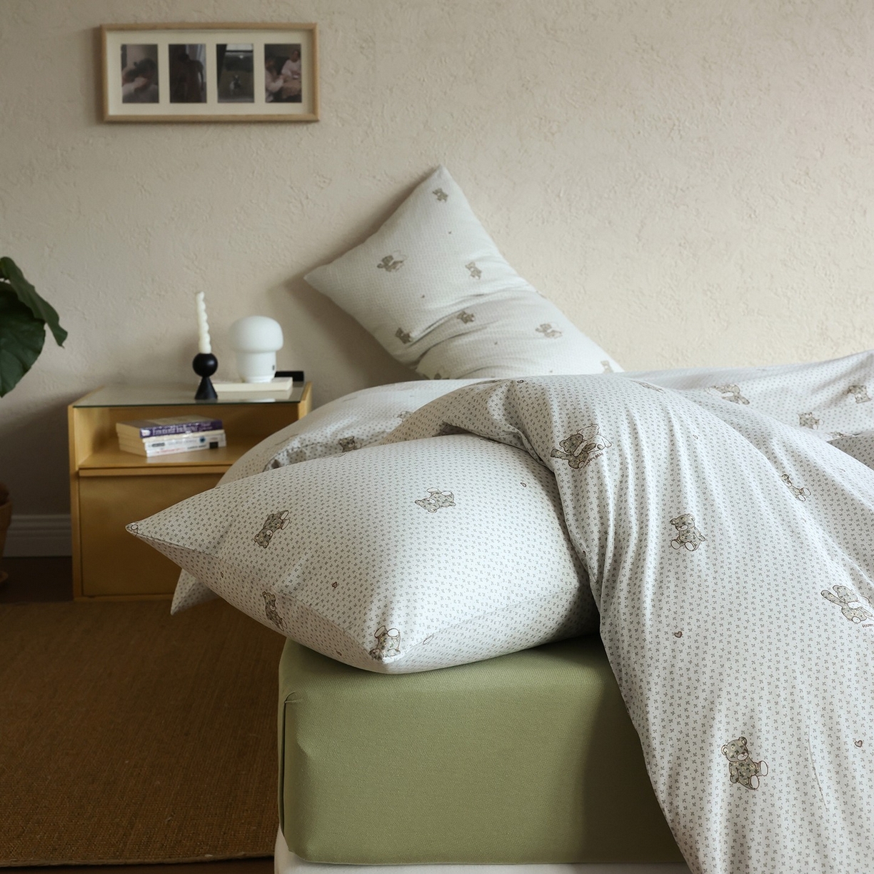 91家纺网 家纺一手货源 找家纺 爱丽丝 2025新款亲肤舒适针织棉四件套系列 熊熊乐园绿