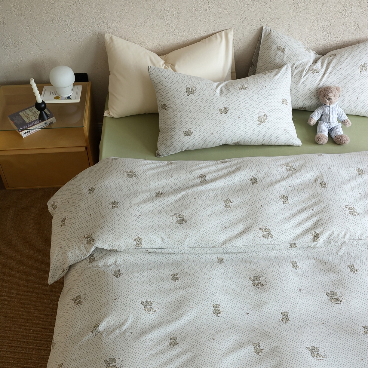 91家纺网 家纺一手货源 找家纺 爱丽丝 2025新款亲肤舒适针织棉四件套系列 熊熊乐园绿