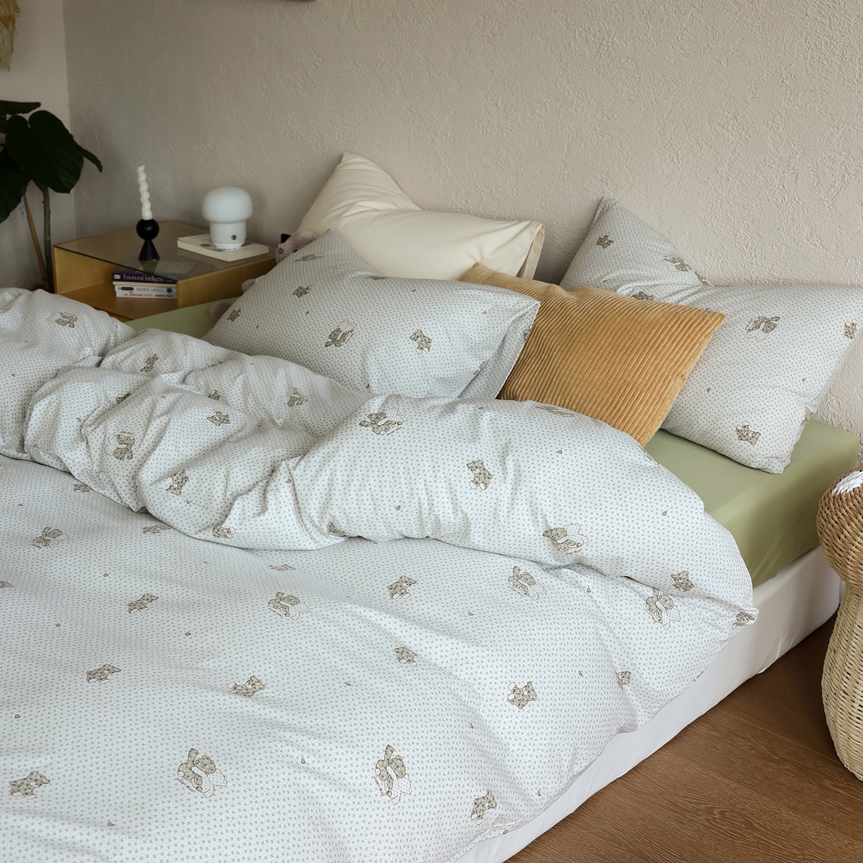 91家纺网 家纺一手货源 找家纺 爱丽丝 2025新款亲肤舒适针织棉四件套系列 熊熊乐园绿