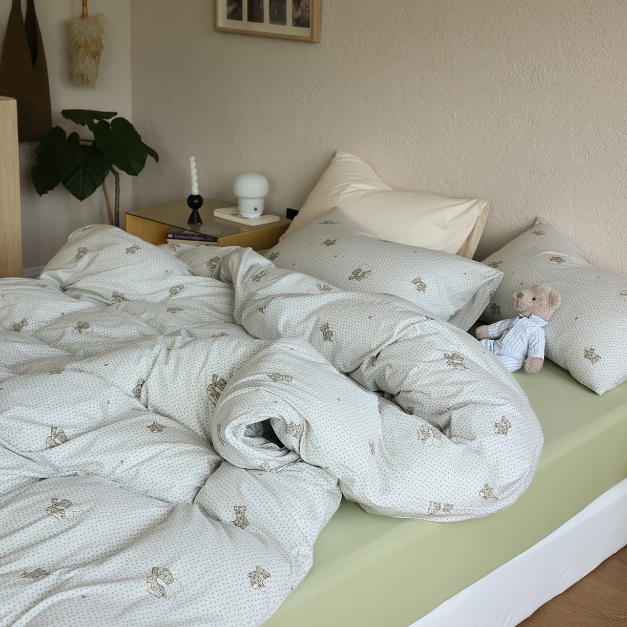 91家纺网 家纺一手货源 找家纺 爱丽丝 2025新款亲肤舒适针织棉四件套系列 熊熊乐园绿