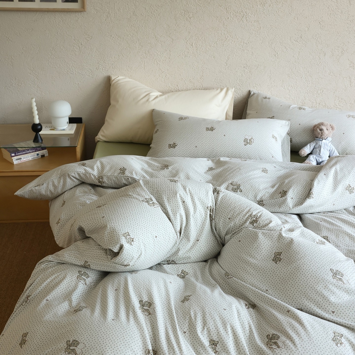 91家纺网 家纺一手货源 找家纺 爱丽丝 2025新款亲肤舒适针织棉四件套系列 熊熊乐园绿